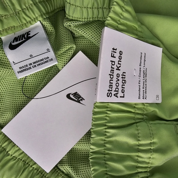 Nike Sport Essentials lined woven shorts in green - Picture 9 of 16